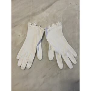 Vintage White cotton Wrist Gloves floral Detailed Cuffs Size 6 1/2